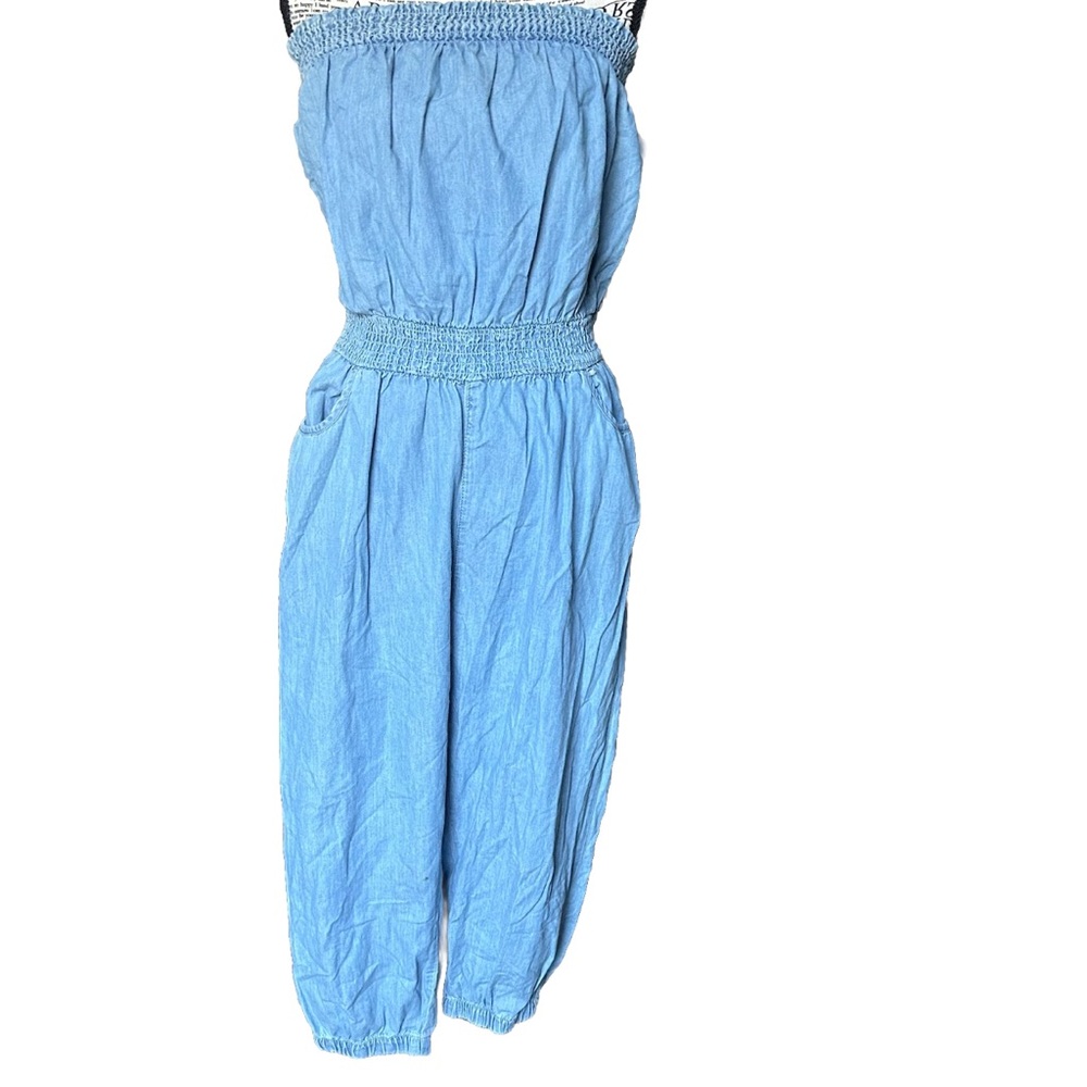 Love By Chelsea Sleeveless Chambray Overalls Cold shoulder Blue Baggy Medium